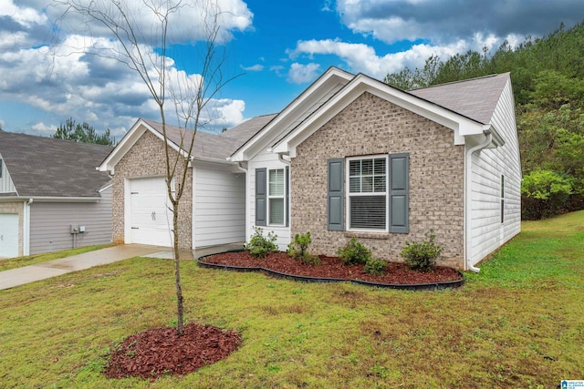 view of front facade with a garage and a front yard