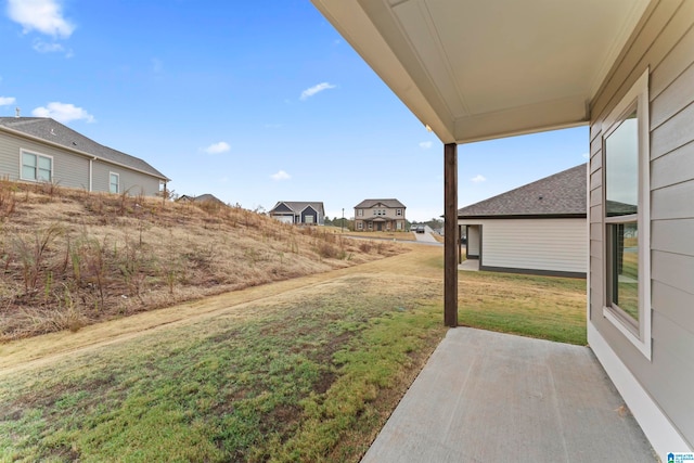 view of yard featuring a patio