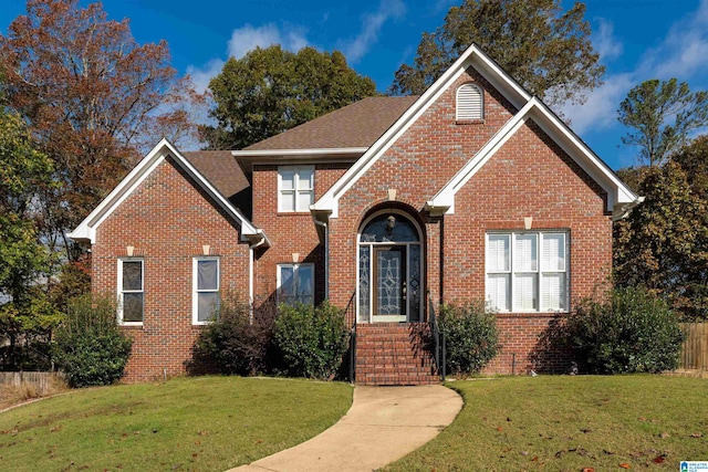 front of property featuring a front lawn