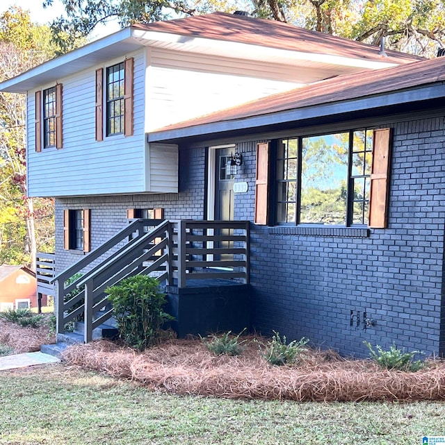 view of front of house featuring a deck