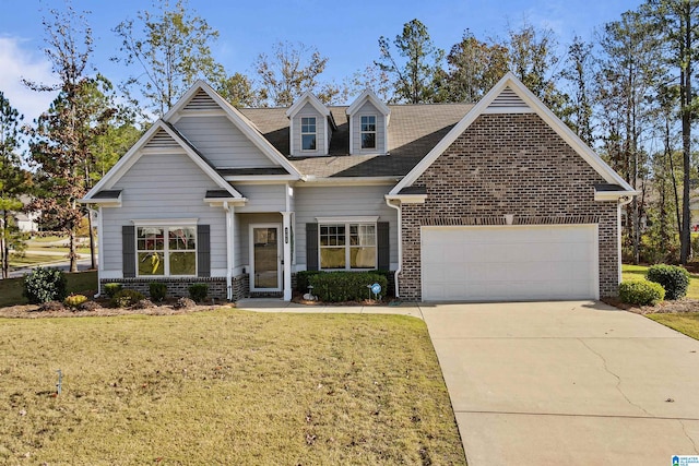 view of front of property with a front lawn