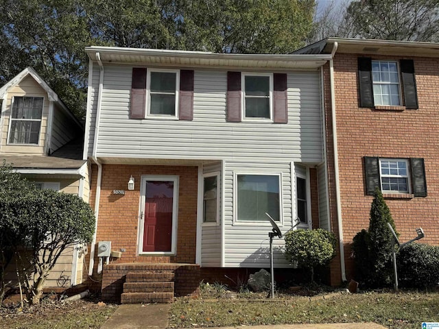5807 Woodgate Cir, Anniston, AL 36207 - townhome / multi-family property featuring entry steps