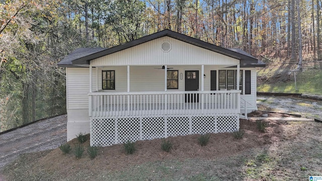 view of front of property featuring covered porch