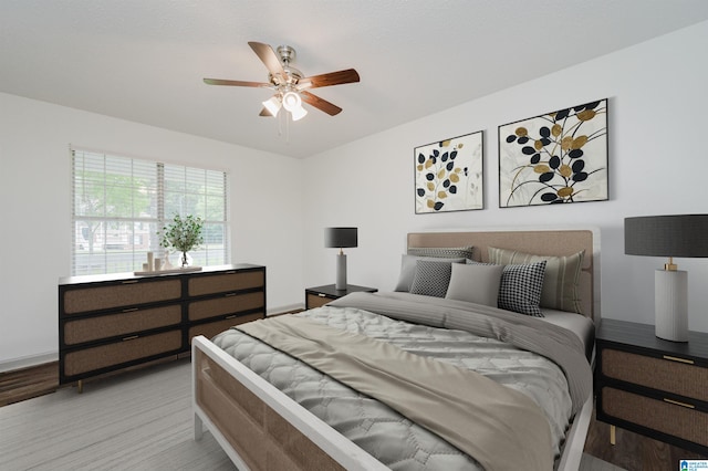 bedroom with ceiling fan