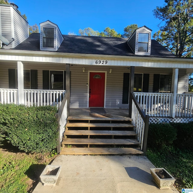 view of front of property with covered porch