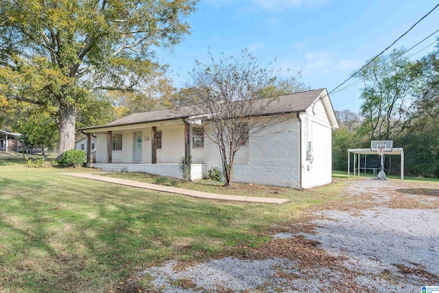 view of front of home with a front lawn and covered porch