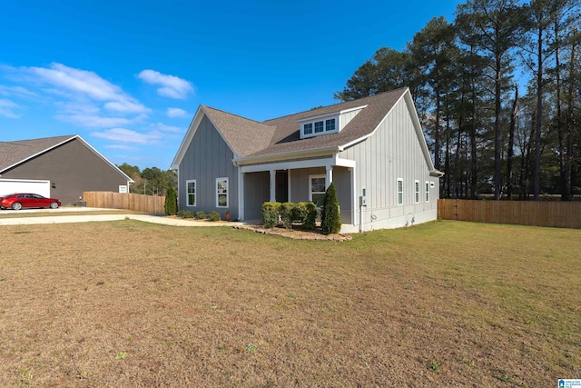 view of front of home with a front yard