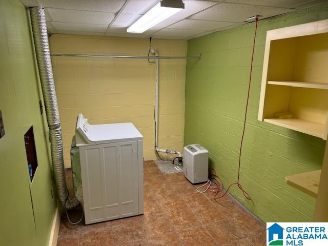 laundry area featuring washer / clothes dryer