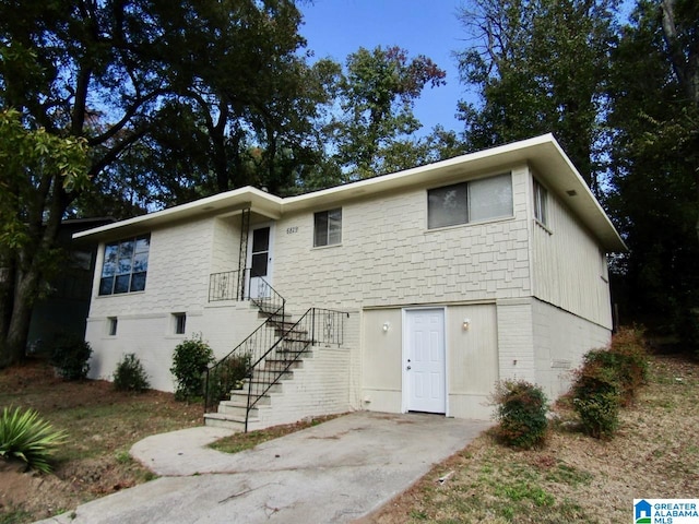 view of front of house