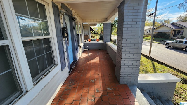 view of patio / terrace with covered porch