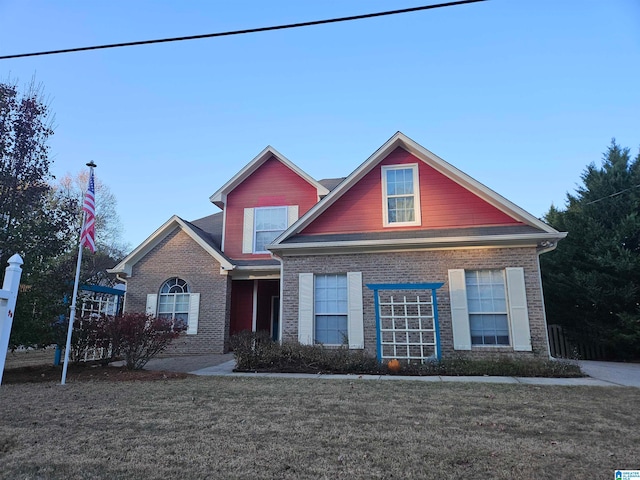 view of front of property with a front yard