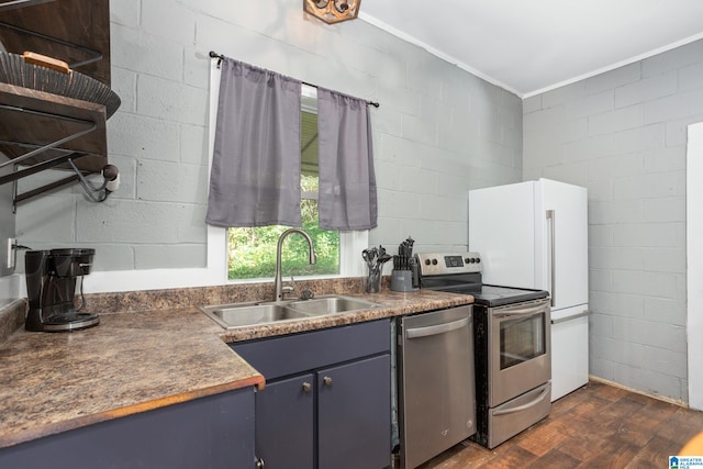 kitchen with ornamental molding, stainless steel appliances, dark wood-type flooring, and sink