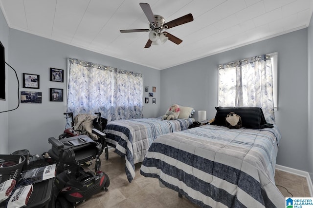 bedroom with ceiling fan