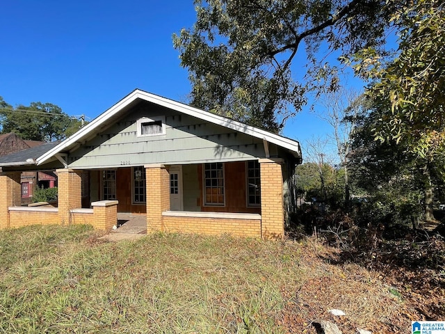 view of front facade with covered porch