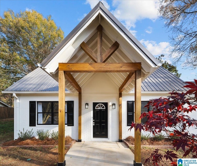 view of property entrance