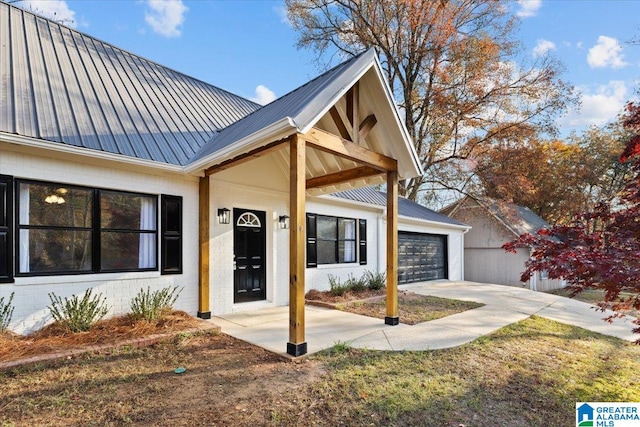 view of front of home with a garage