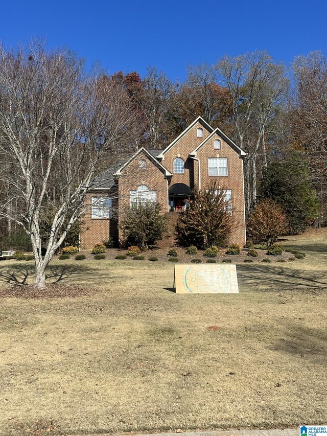 view of front of house with a front yard