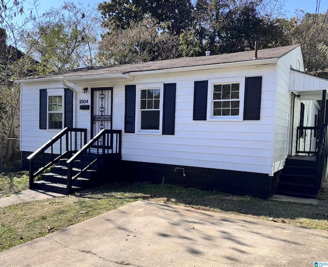 view of front of home featuring a patio area