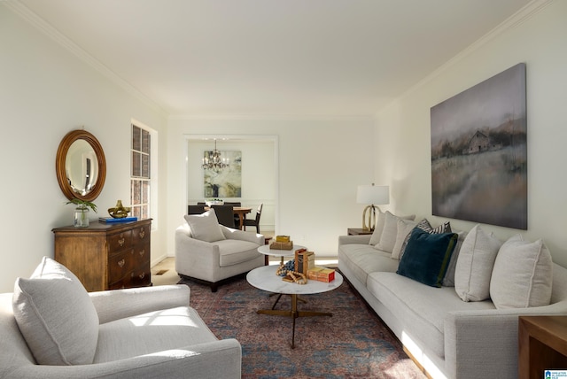 living room with crown molding and an inviting chandelier