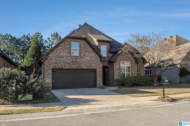 view of front property featuring a garage