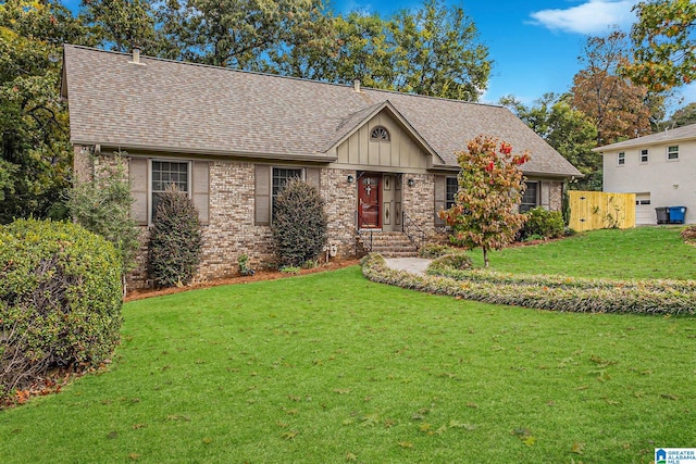 view of front of house with a front yard