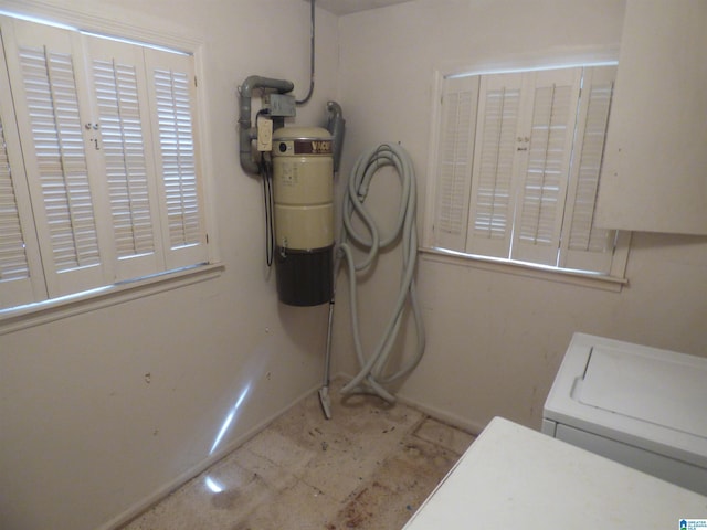 utility room with washer / clothes dryer