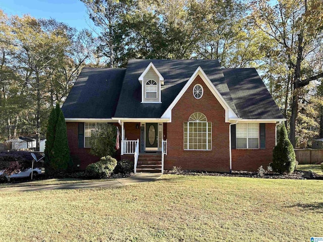 view of front facade featuring a front yard