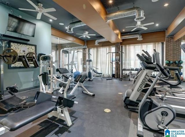 exercise room featuring ceiling fan