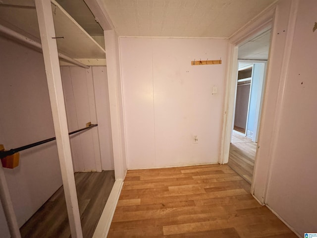 501 S Ledbetter St, Anniston, AL 36201 - spacious closet with light wood finished floors