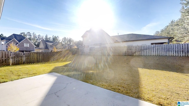 view of yard featuring a patio area