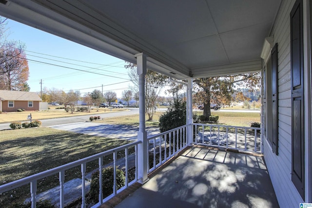 balcony featuring covered porch