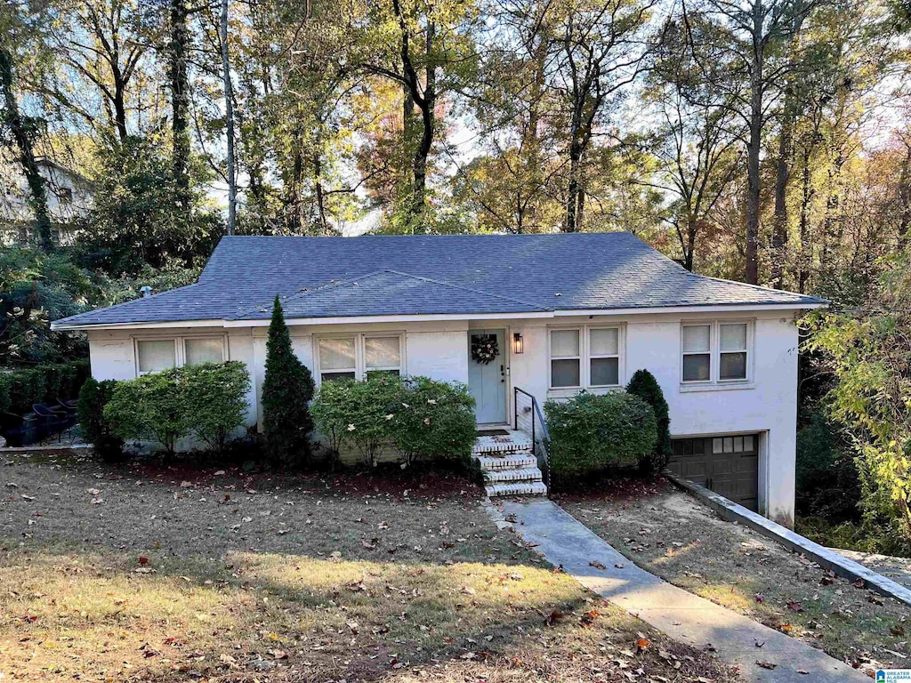 view of front of house with a garage