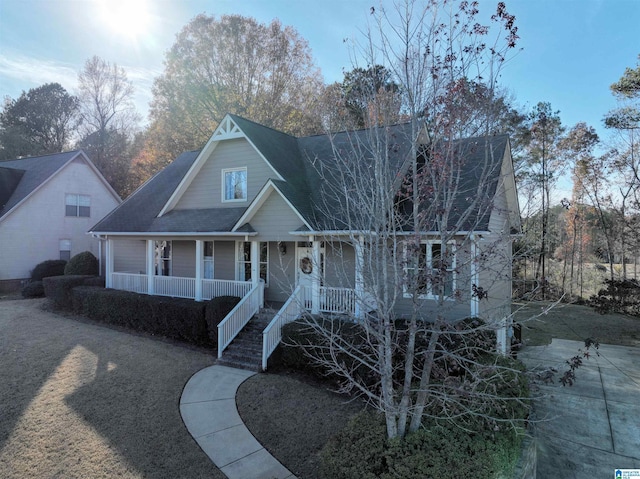 view of front facade featuring a porch