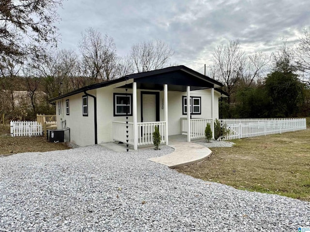 view of front of house with covered porch