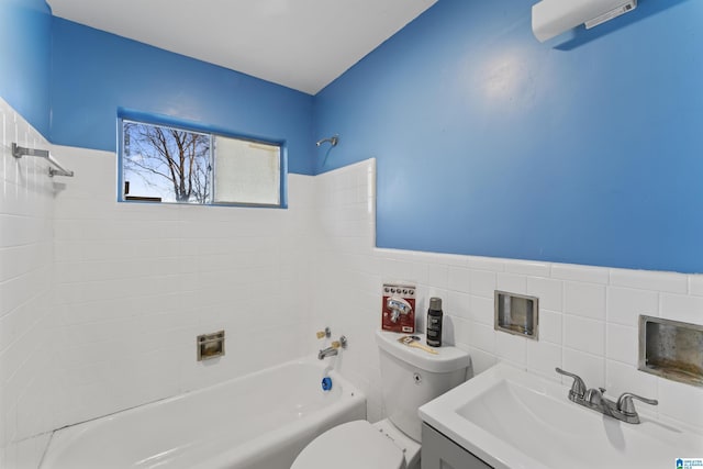 full bathroom featuring decorative backsplash, toilet, sink, and tiled shower / bath combo