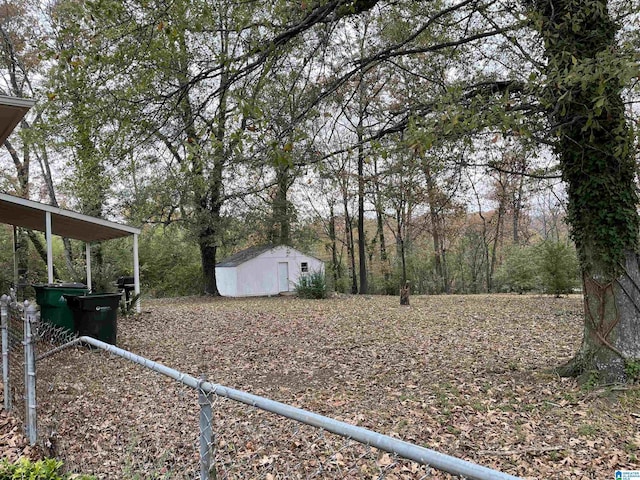 view of yard with a shed