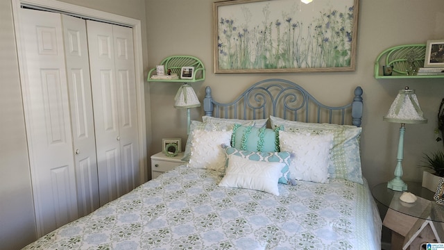 bedroom featuring a closet