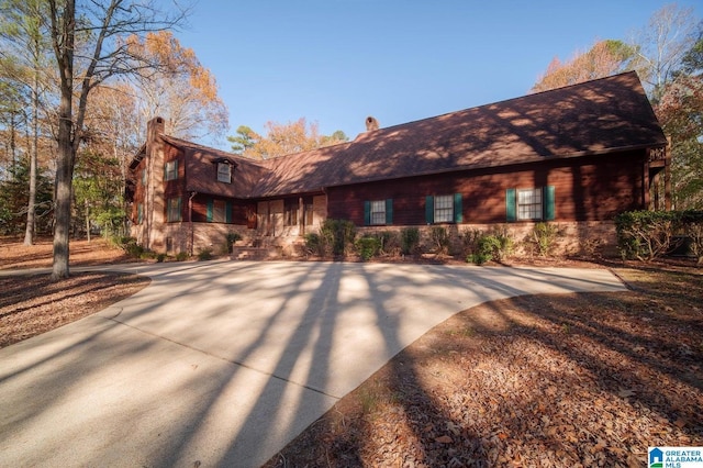 view of front of property