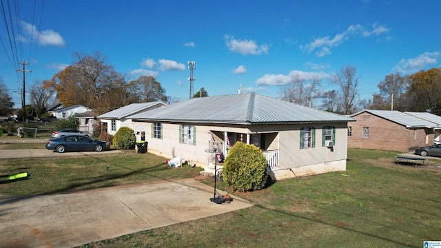 view of front of house featuring a front lawn and a porch