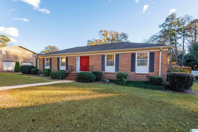 ranch-style house featuring a front yard