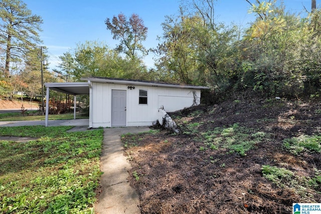 view of outdoor structure featuring a carport