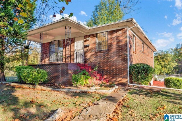 view of front of house featuring covered porch