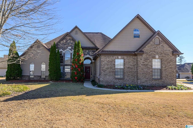 front of property featuring a front lawn