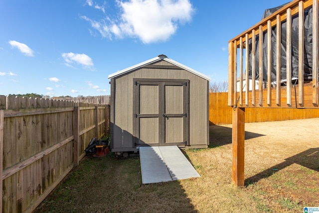 view of outdoor structure with a yard