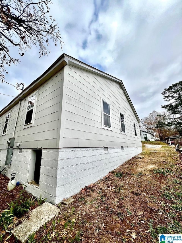 view of home's exterior