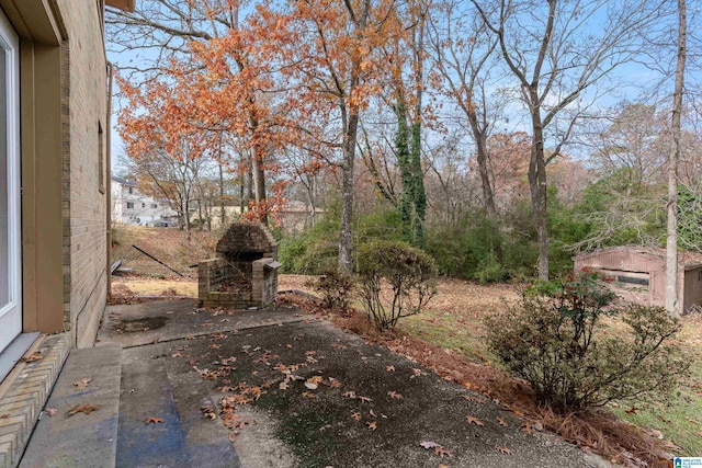 view of yard with a patio