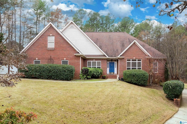 view of front of house featuring a front yard