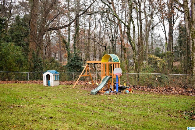 view of yard featuring a playground