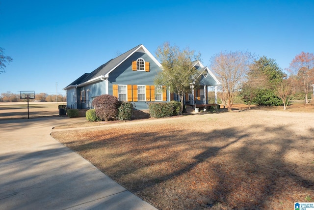 view of front of property