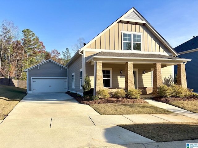 craftsman inspired home featuring a porch